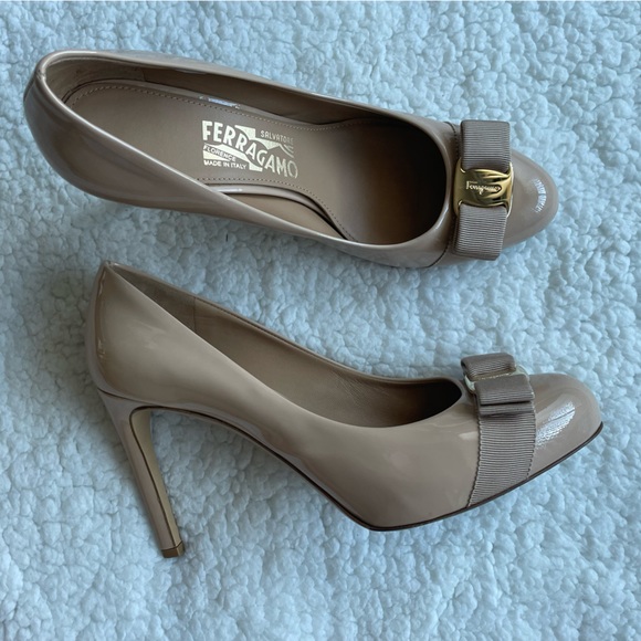 Salvatore Ferragamo -Carla Patent Bow Pumps-beige - Picture 2 of 9